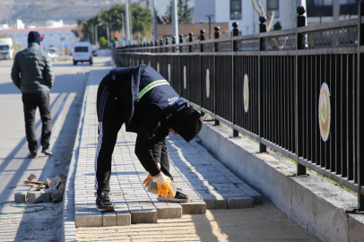 HBB, İSKENDERUN’DA KALDIRIM ÇALIŞMALARINI SÜRDÜRÜYOR