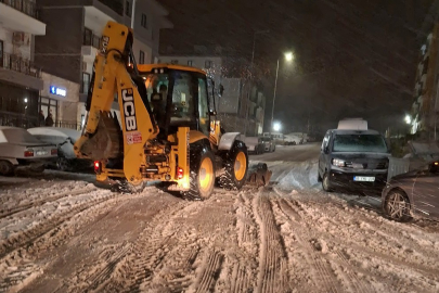 HBB’NİN KARLA MÜCADELESİ GECE BOYUNCA SÜRDÜ