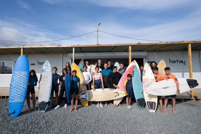 Hatay'da Umut ve Dayanışma Sörfle Büyüyor