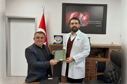 ARİAD BAŞKANI AĞIR'DAN ARSUZ DEVLET HASTANESİ BAŞHEKİMİ KANAR'A HAYIRLI OLSUN ZİYARETİ