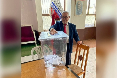 Sanayi Sitesi Çalışanları Eğitim ve Sosyal Yardımlaşma Vakfı Olağan Kongresinde Mehmet Doğan Güven Tazeledi.