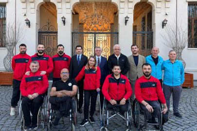 İskenderun Belediyesi Tekerlekli Basketbol Takımından Kaymakam Önder'e Ziyaret