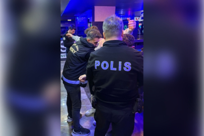 POLİS EKİPLERİNDEN OKUL ÖNLERİ VE İNTERNET KAFELERE SIKI DENETİM