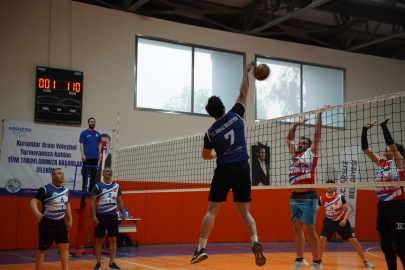 Arsuz Belediyesi Geleneksel Bahar Şenlikleri Voleybol Turnuvası Başladı!