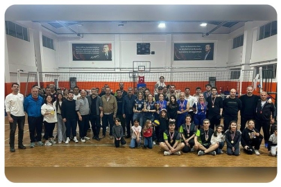 KURUM ÇALIŞANLARI İSKENDERUN BELEDİYESİ TURNUVASINDA FİNAL HEYECANI YAŞADI