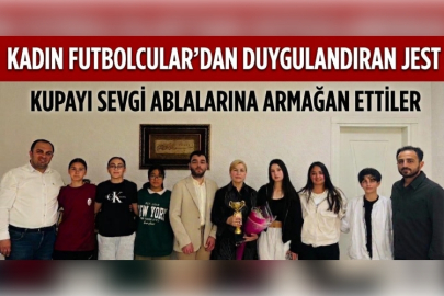 Kadın Futbolculardan Duygulandıran Jest