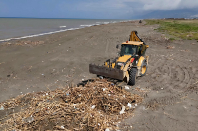 SAHİLLER YAZ SEZONUNA HAZIRLANIYOR: TEMİZLİK SEFERBERLİĞİ BAŞLADI