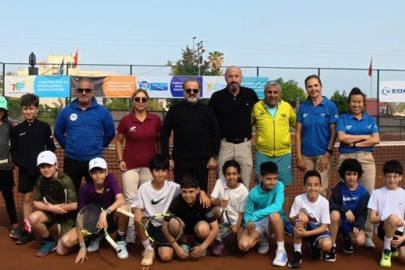 Arsuz’da Anlamlı Bir Tenis Buluşması