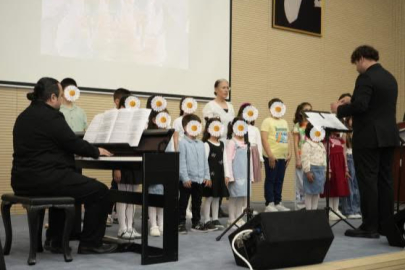 İSTE’DE 23 NİSAN’A  ANLAMLI FİNAL: SEVGİ EVLERİ ÇOCUK KOROSU SAHNE ALDI