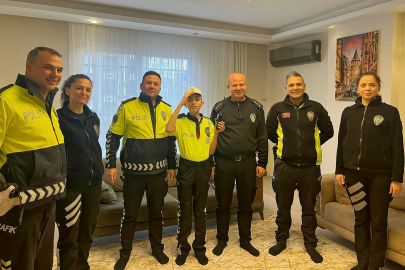 Polis Olmayı Hayal Eden Emin İçin Anlamlı Sürpriz