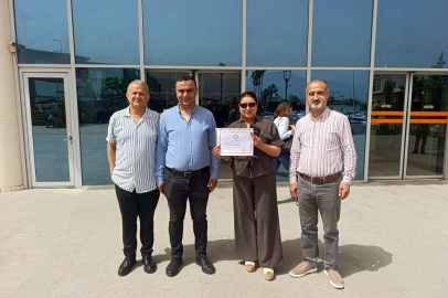 Kunduracılar Esnaf Oda Başkanı Ayşe Yıldırım Mazbatasını Aldı