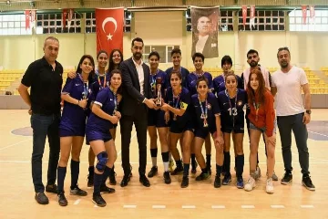 HMKÜ Kadın Salon Futbol Takımı Süper Lige Yükseldi