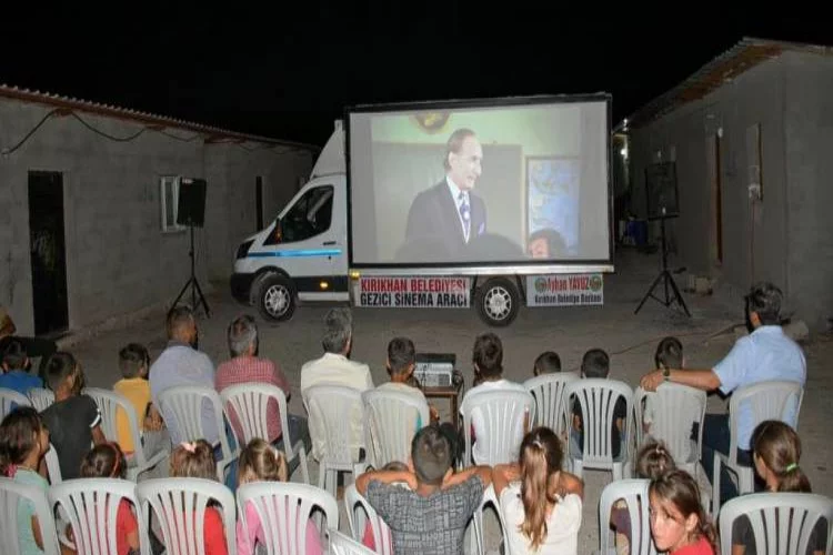 Başkan Yavuz Gezici Sinema İle Kırıkhan’da Bir İlki Daha Gerçekleştirdi