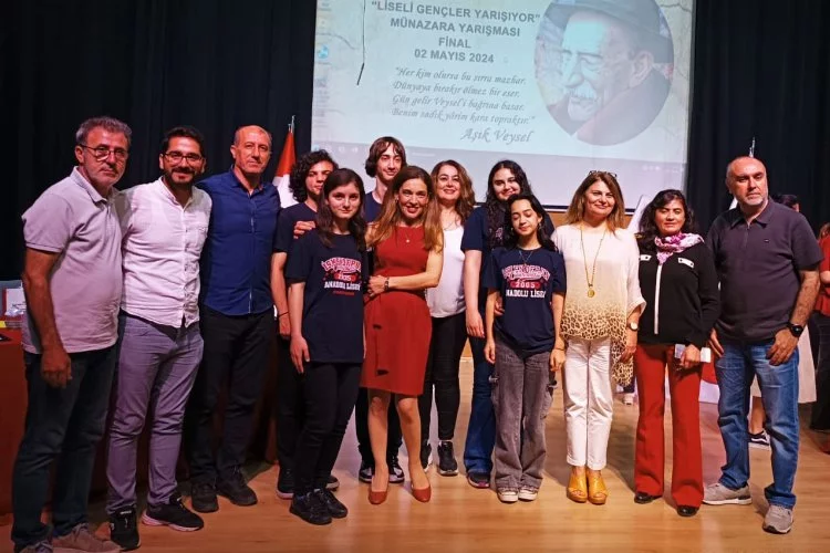 Münazara yarışmasının İskenderun birincisi Cumhuriyet Anadolu Lisesi